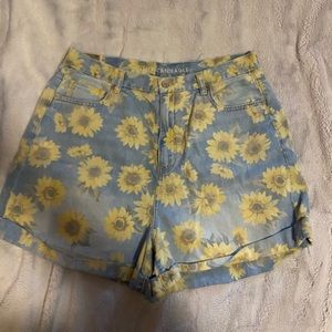 American Eagle Sunflower Shorts Size 16